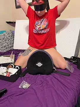 MarlaFknSinger Show in webcam