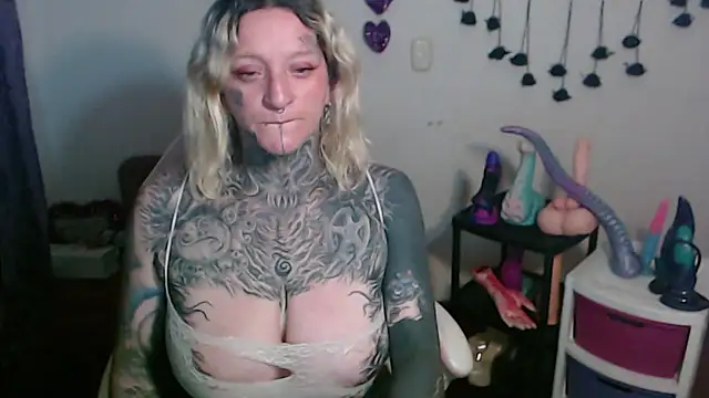 SLOPPYTITSS' Live XXX Chat