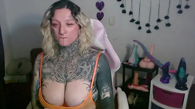 SLOPPYTITSS – Live XXX-chat