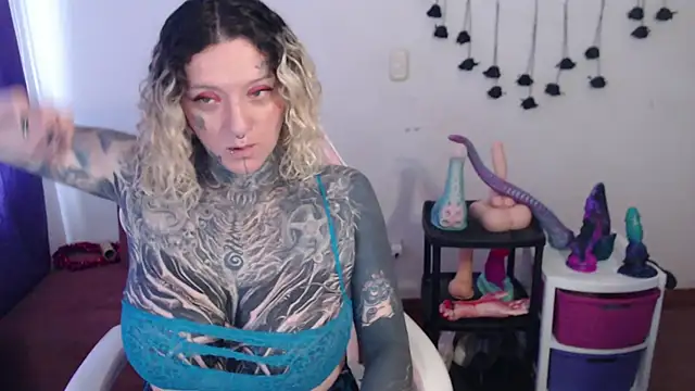 SLOPPYTITSS' Live XXX Chat