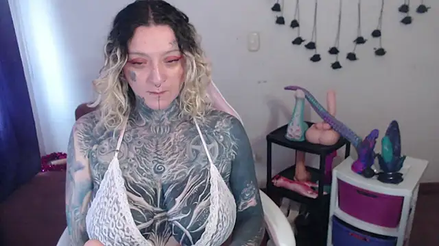 SLOPPYTITSS' Live XXX Chat