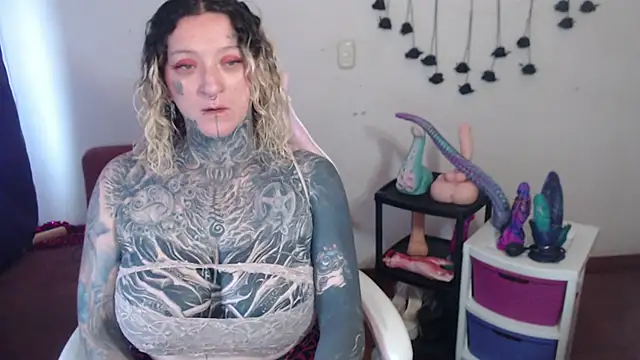 SLOPPYTITSS – Live XXX-chat