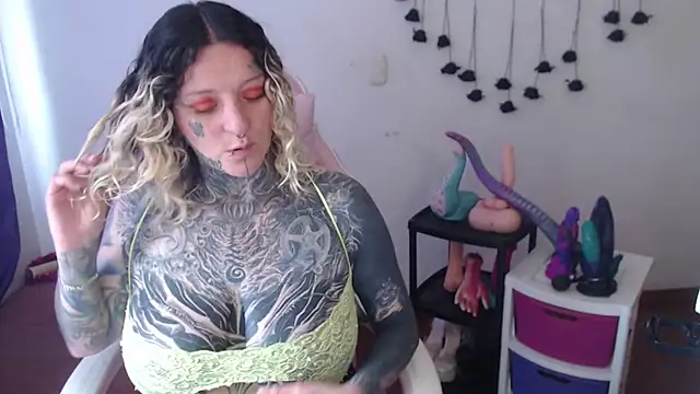 Show modela SLOPPYTITSS na web-kameri
