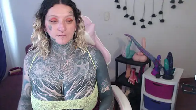 Show modela SLOPPYTITSS na web-kameri
