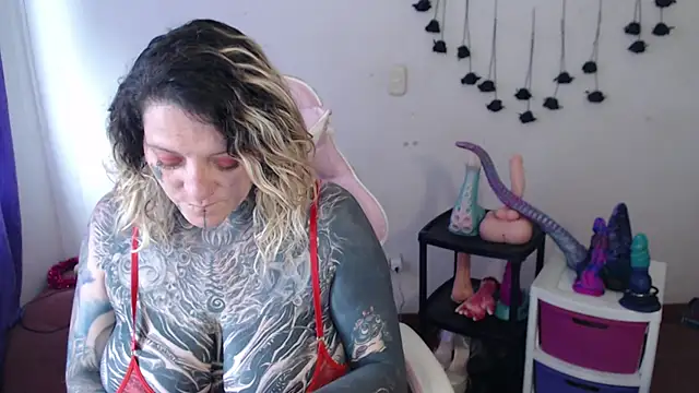 Show modela SLOPPYTITSS na web-kameri