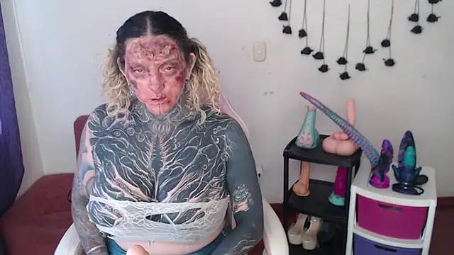 SLOPPYTITSS' Live XXX Chat