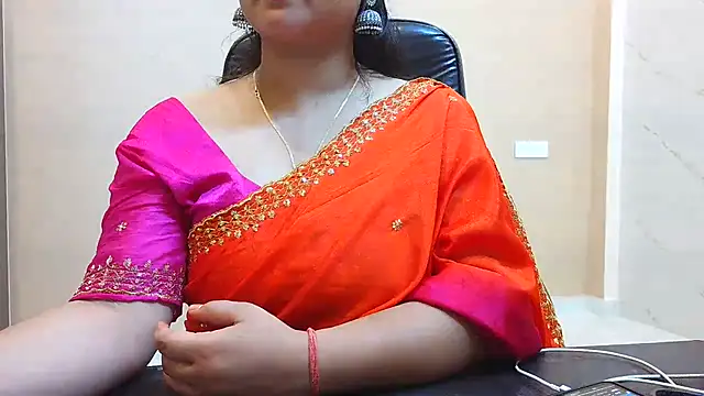 PUCHEJAAN – Live XXX-chat