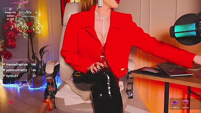 AstArta_R_A: διαδικτυακό σόου στην κάμερα