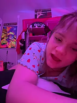 Cutiepiespanks Show in webcam