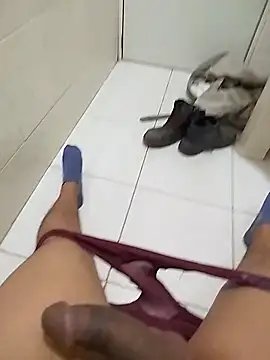 sagrado_1989: διαδικτυακό σόου στην κάμερα