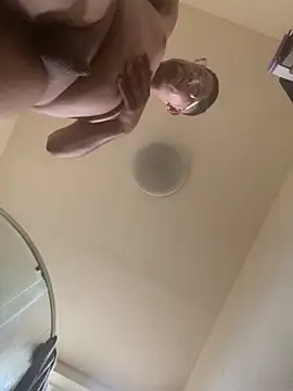 bigballs069 Show in webcam