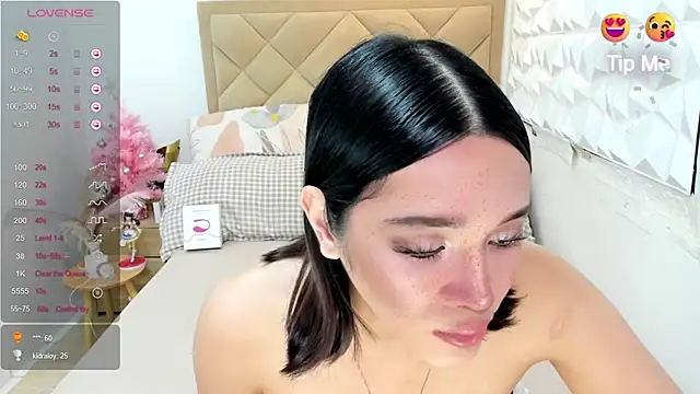 TsHeartXxx Webcam Show
