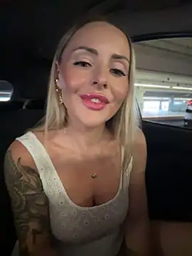 EmaSalis' Webcam Show