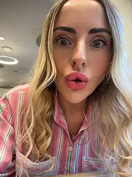 EmaSalis' Webcam Show