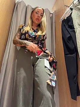 EmaSalis Show in webcam
