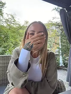 EmaSalis webkamerás műsora