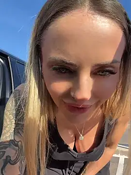 EmaSalis' Webcam Show