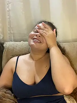 Chat XXX en directo de naughty_curly69