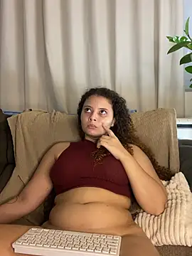 Chat +18 de naughty_curly69 ao vivo