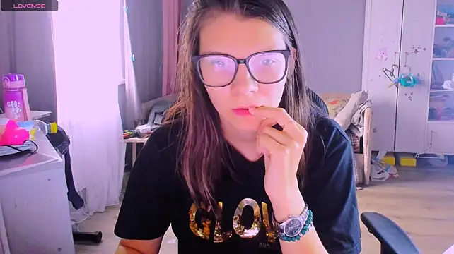 MollyLollipop live XXX chat