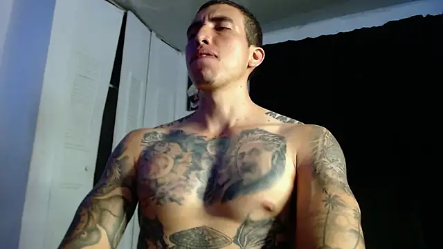 Adam_Hudsond Show in webcam