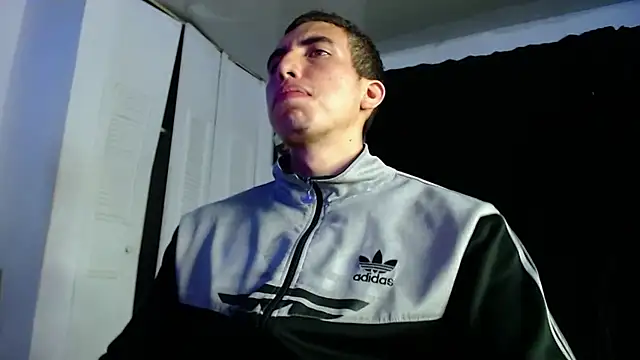 Adam_Hudsondn Webbikameraesitys