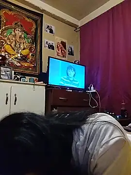 skinblack18: διαδικτυακό σόου στην κάμερα