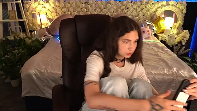 BabyFlowerr: απευθείας συνομιλία ΧΧΧ