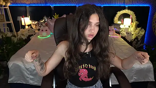 BabyFlowerr: онлайн-секс-чат