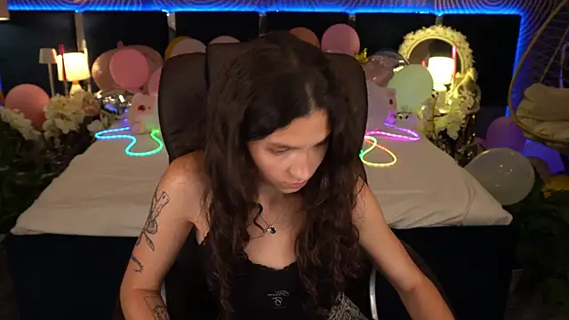 XXX chat uživo modela BabyFlowerr