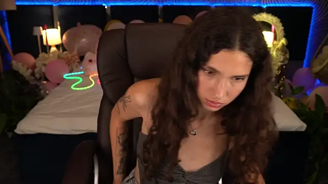 Chatroom XXX en direct de BabyFlowerr