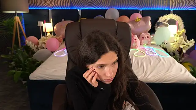 צ'אט XXX בשידור חי של BabyFlowerr