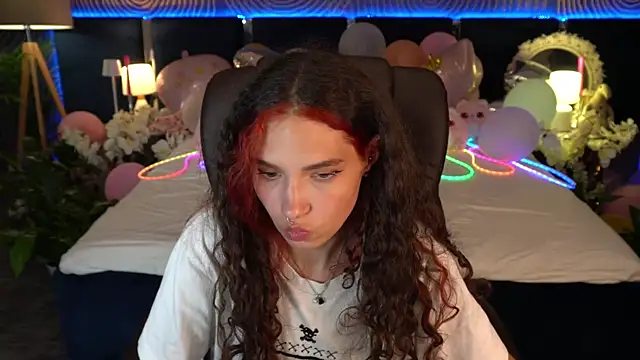 צ'אט XXX בשידור חי של BabyFlowerr