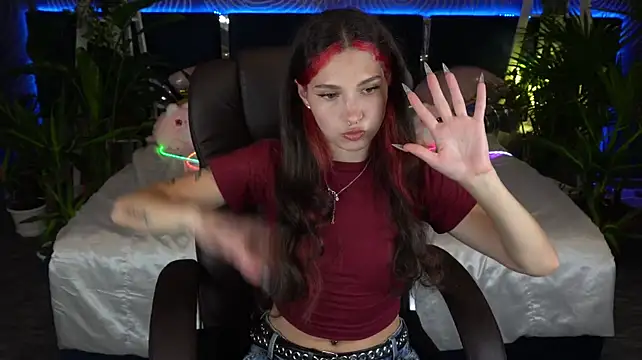 צ'אט XXX בשידור חי של BabyFlowerr