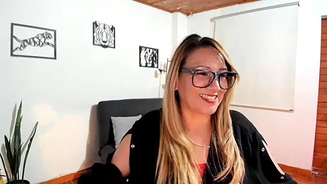 yayita_mature Obrolan Langsung XXX
