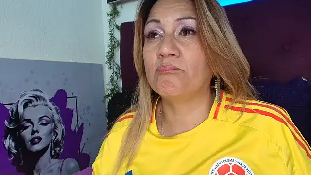 yayita_mature Show Webcam