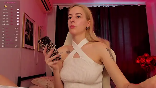 Fire_moth's Webcam Show