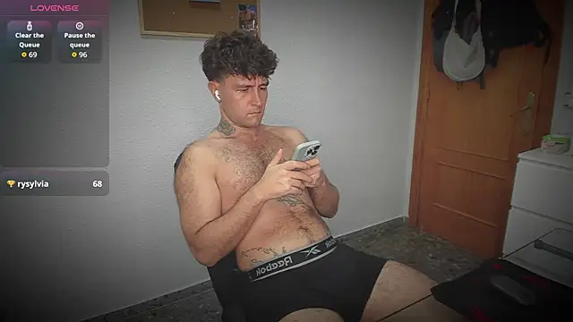 HonestAndrew's Live XXX Chat