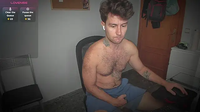 Show modela HonestAndrew na web-kameri
