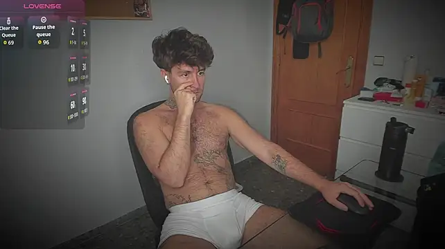Show modela HonestAndrew na web-kameri