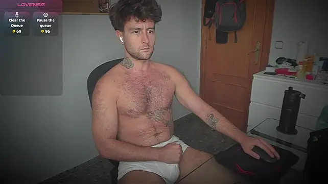 HonestAndrew Show in webcam