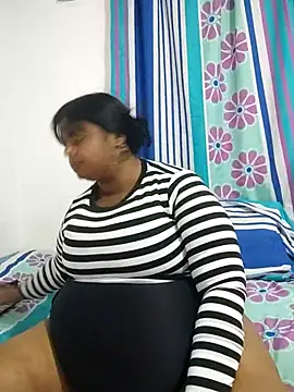 SusanaEshwar's Live XXX Chat