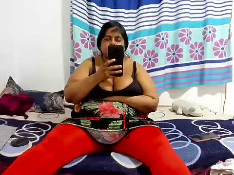 SusanaEshwar's Live XXX Chat