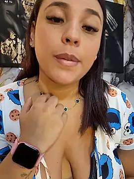 LizzRouse élő XXX-chatje