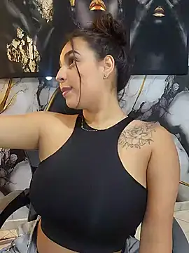 Онлайн чат XXX LizzRouse