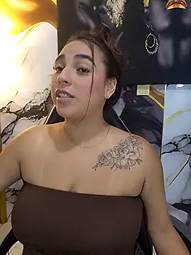 LizzRouse Chat XXX in diretta