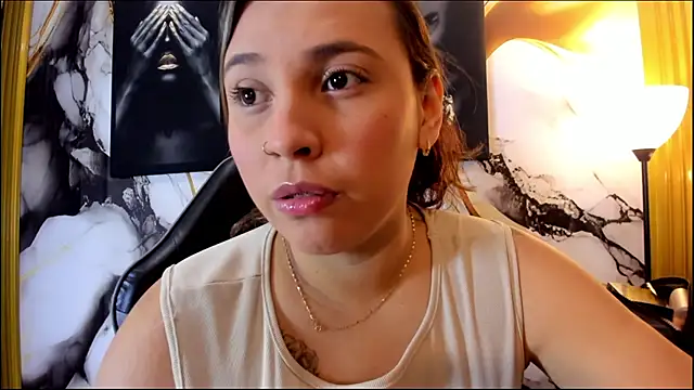 แชท XXX สดของ LizzRouse