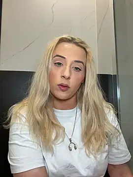 Strongqueen Adlı Modelin Canlı XXX Sohbeti