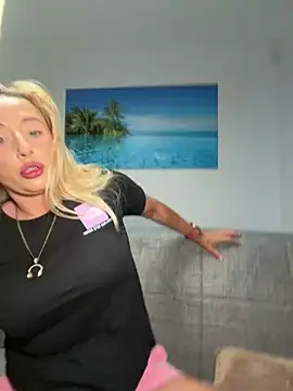 Show modela Strongqueen na web-kameri