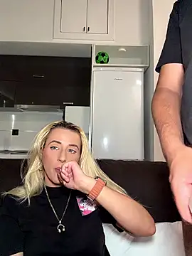 Show modela Strongqueen na web-kameri